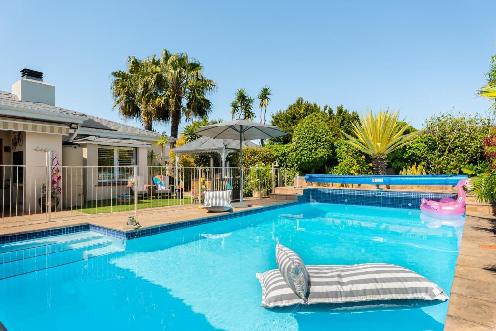 Meerendal Cottage-Affordable Luxury,Private Pool